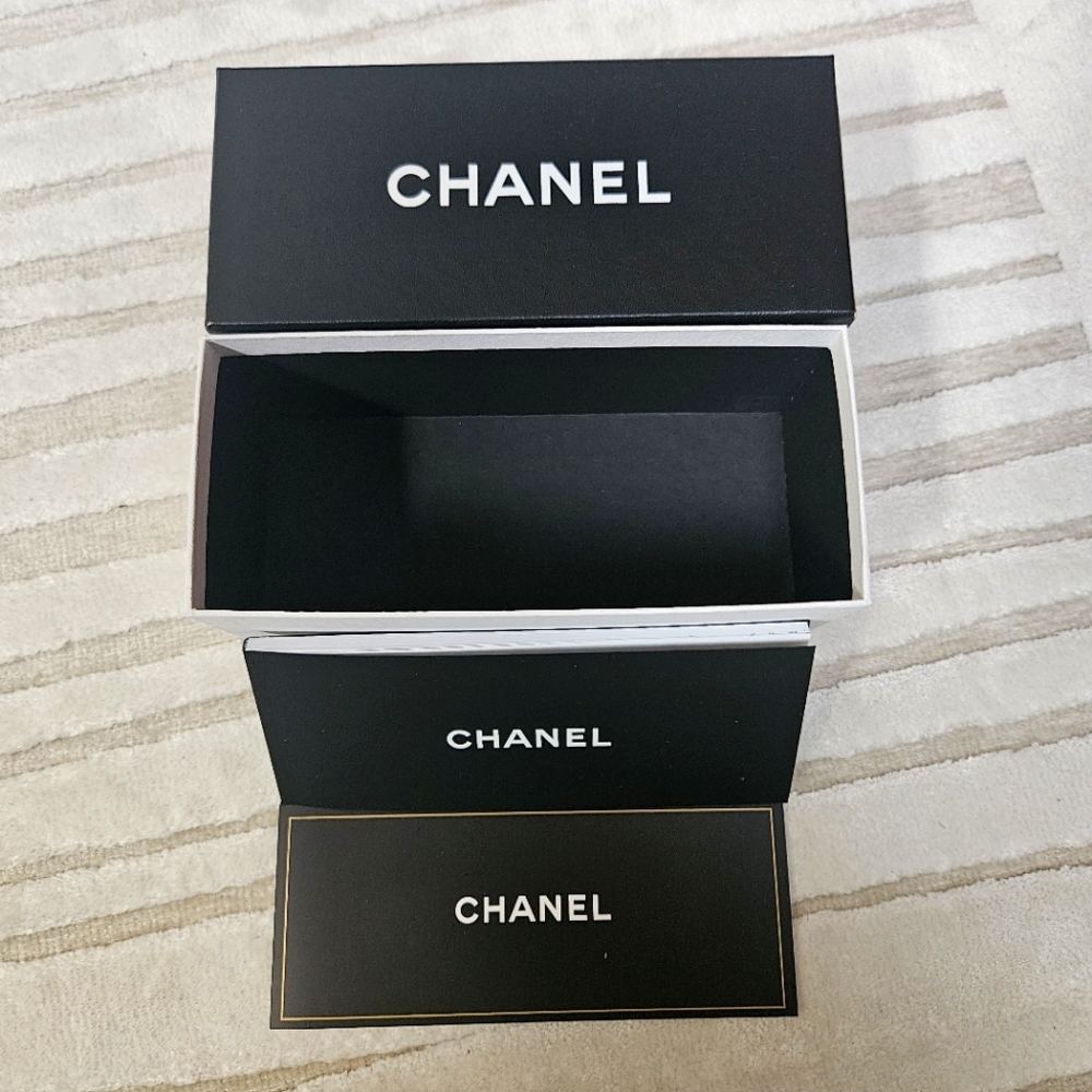 Authentic CHANEL White & Black Empty Sunglasses Box and Booklet